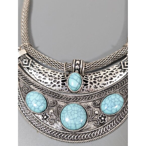 Western Tribal Faux Turquoise Curved Bar Bib Necklace Statement 20" - Picture 3 of 7